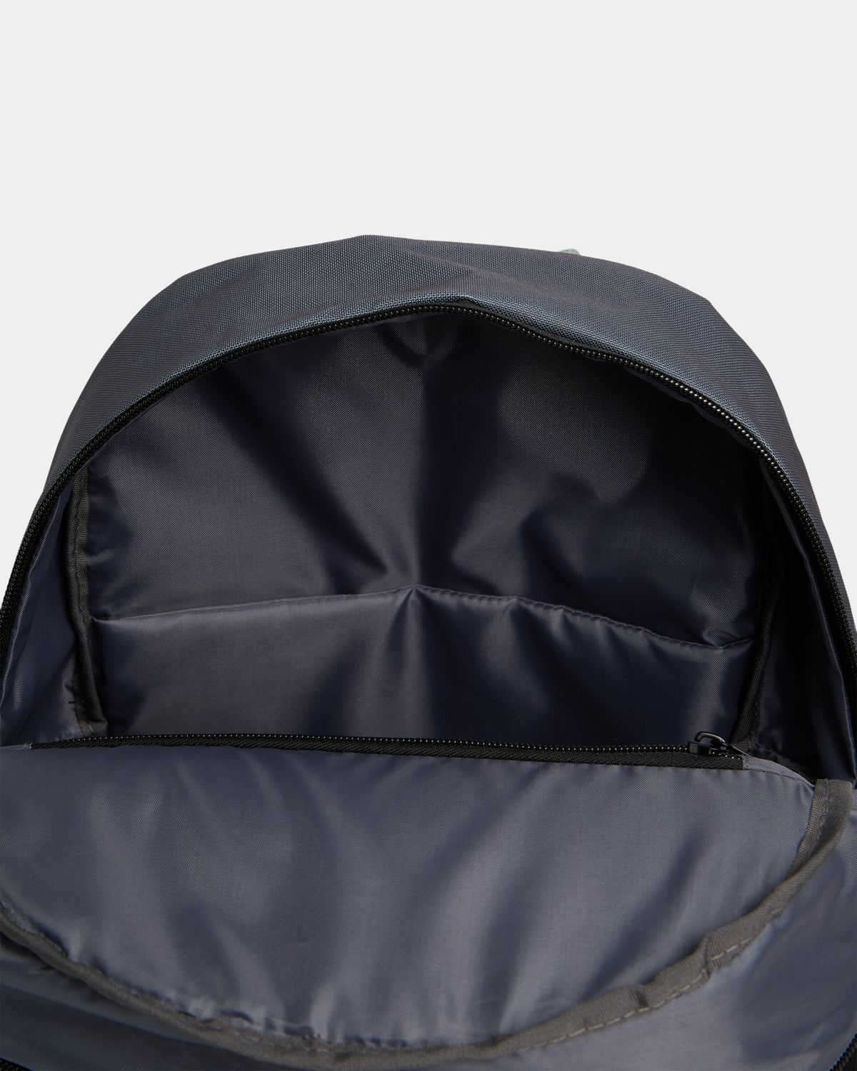 7d6542600_quiksilver_blk_dtl2