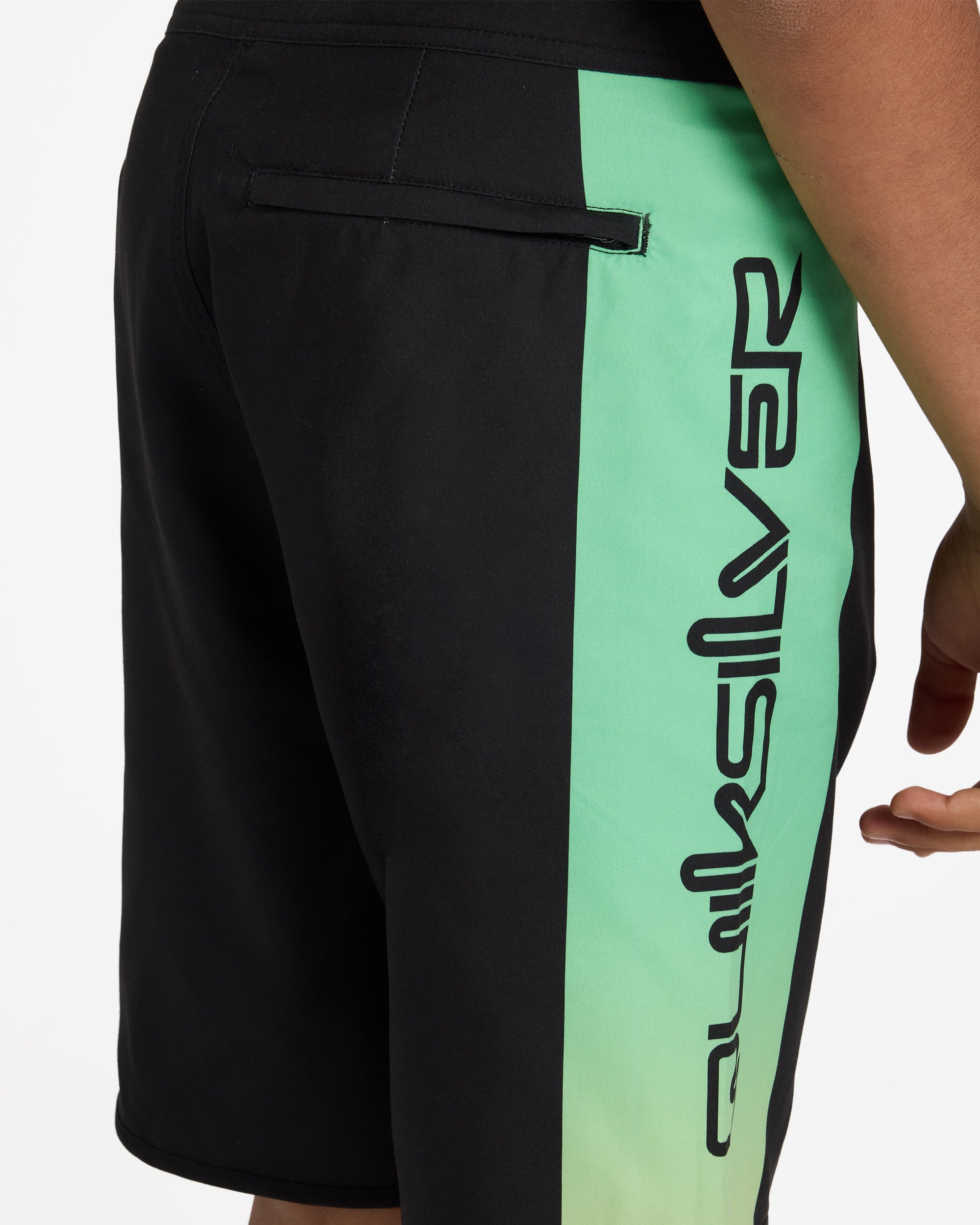 uqbbs03029_quiksilver_ggq9_dtl1