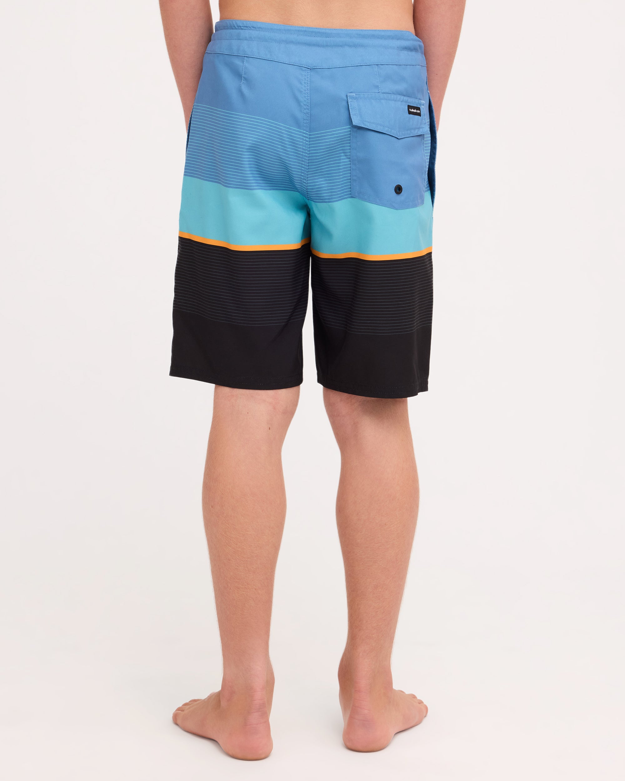 uqbbs03030_quiksilver_blm9_bck1
