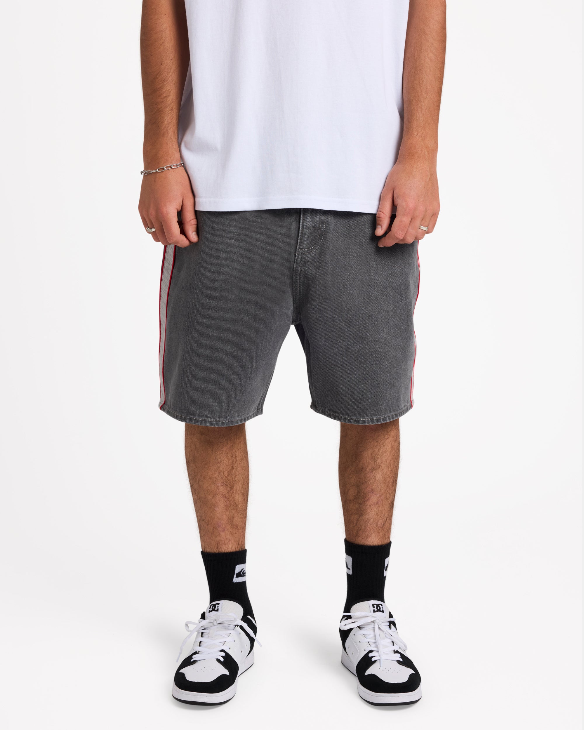 uqyds03005_quiksilver_kzmw_frt1