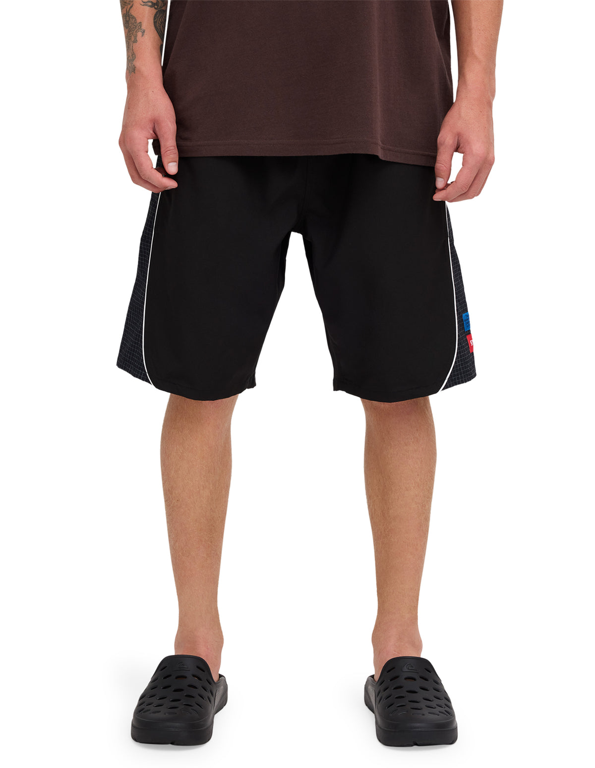 uqyjv03078_quiksilver_blk_frt1