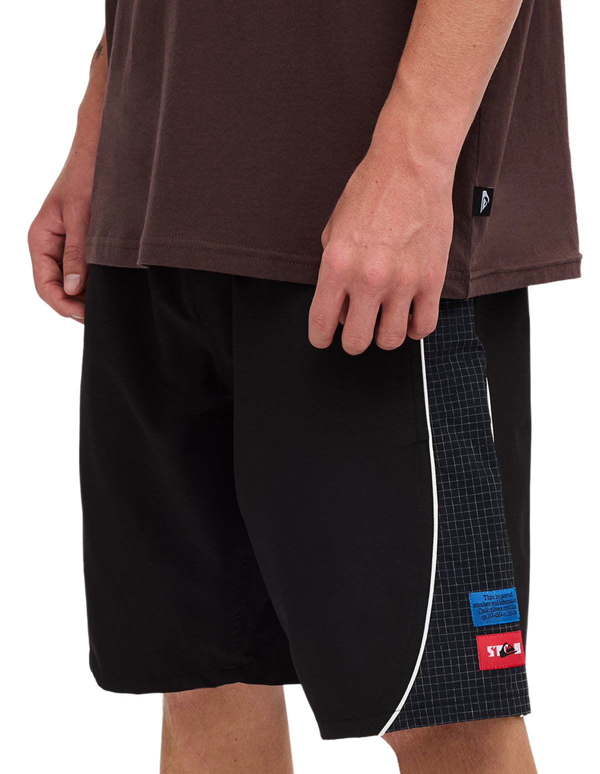 uqyjv03078_quiksilver_blk_sd6
