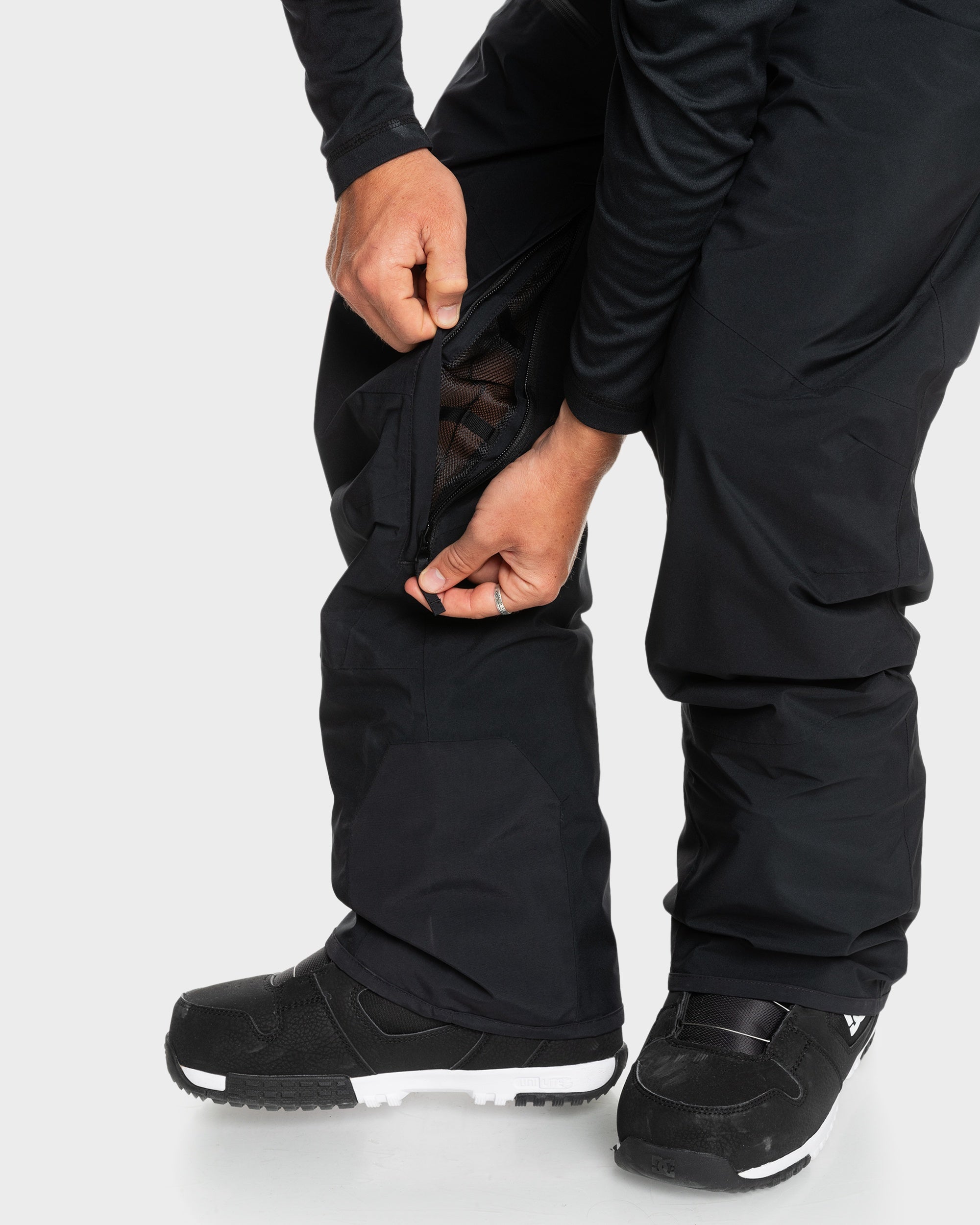Mens Mission Gore-Tex Snow Pants – True Black – Quiksilver AU