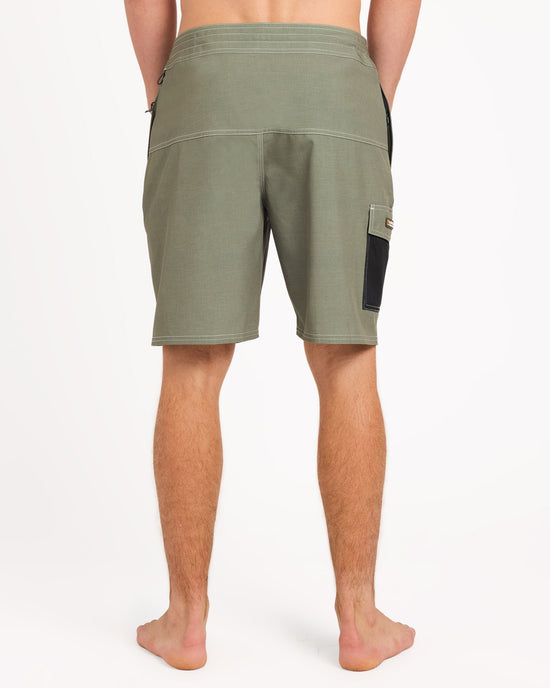 uqmbs03009_quiksilver_gpb0_bck1