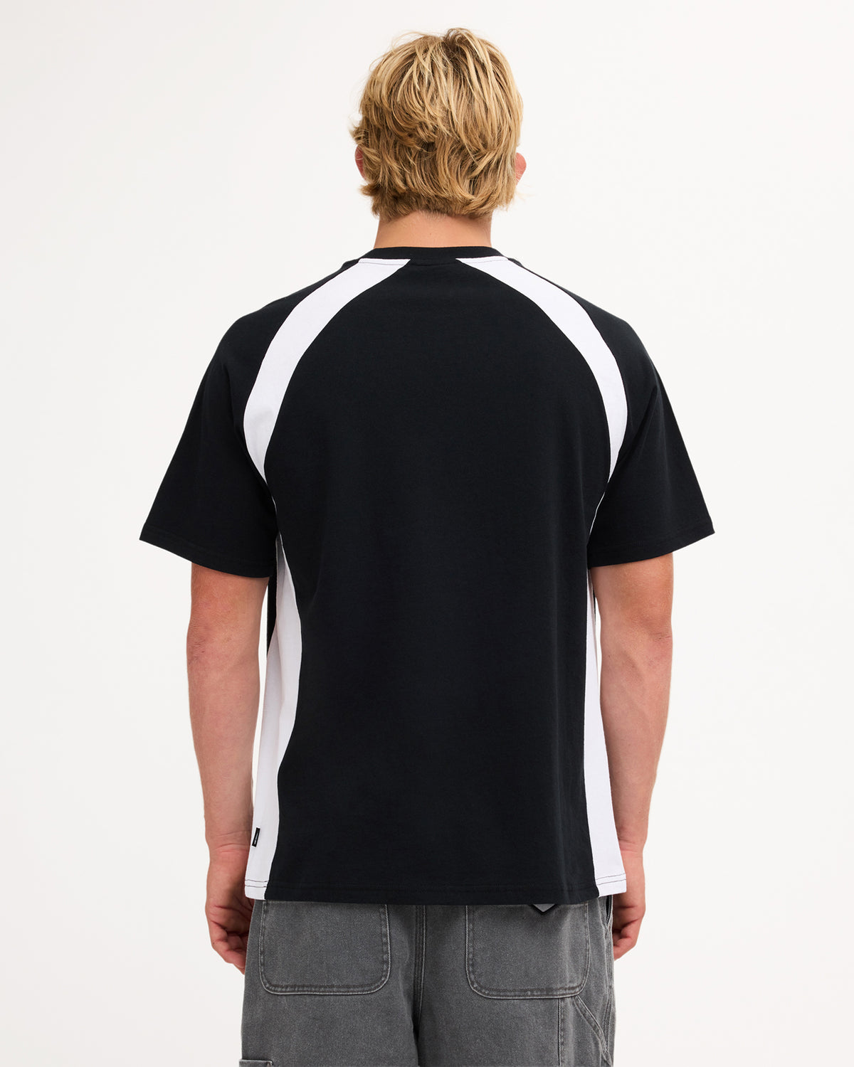 uqykt03321_quiksilver_bw_bck1